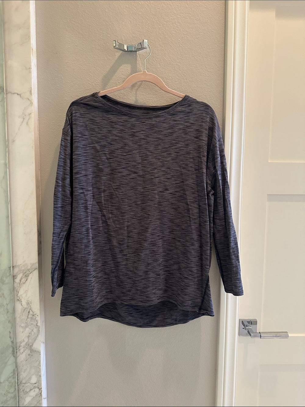 lululemon athletica Women's Heathered Blue Gray Long-Sleeve Tee🩶